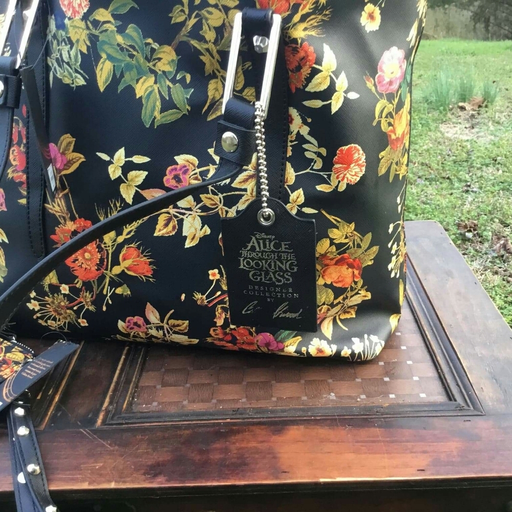 Alice Through the Looking Glass Handbag - Picture 5 of 8